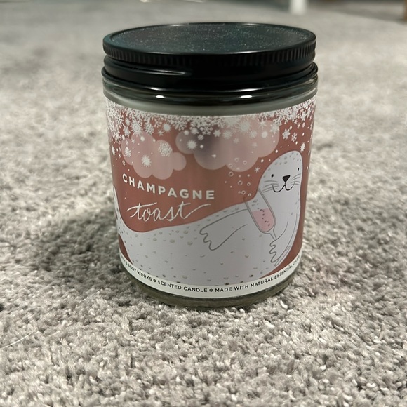 Bath & Body Works CHAMPAGNE TOAST scented candle 7 oz - Picture 1 of 3